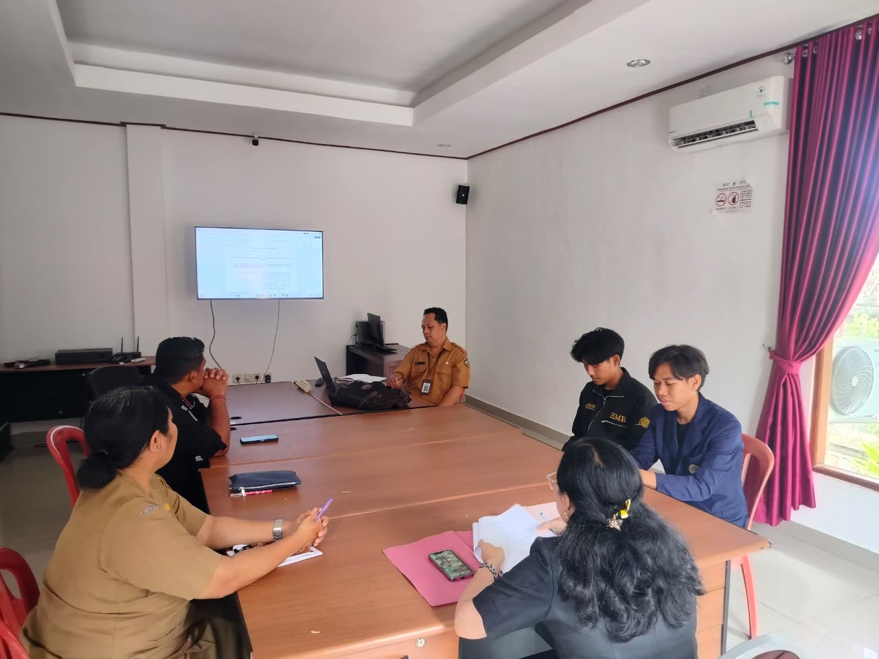 Rapat pembahasan MoU PKS tentang Desa Binaan di Kec. Bangli, di Ruang TRC Kab Bangli